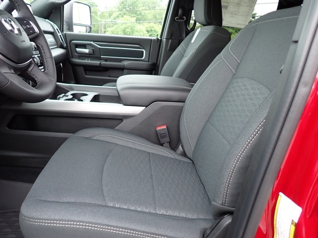 2025 Ram 2500 Big Horn photo 10