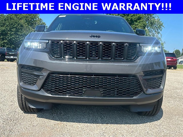 2025 Jeep Grand Cherokee Altitude X photo 2