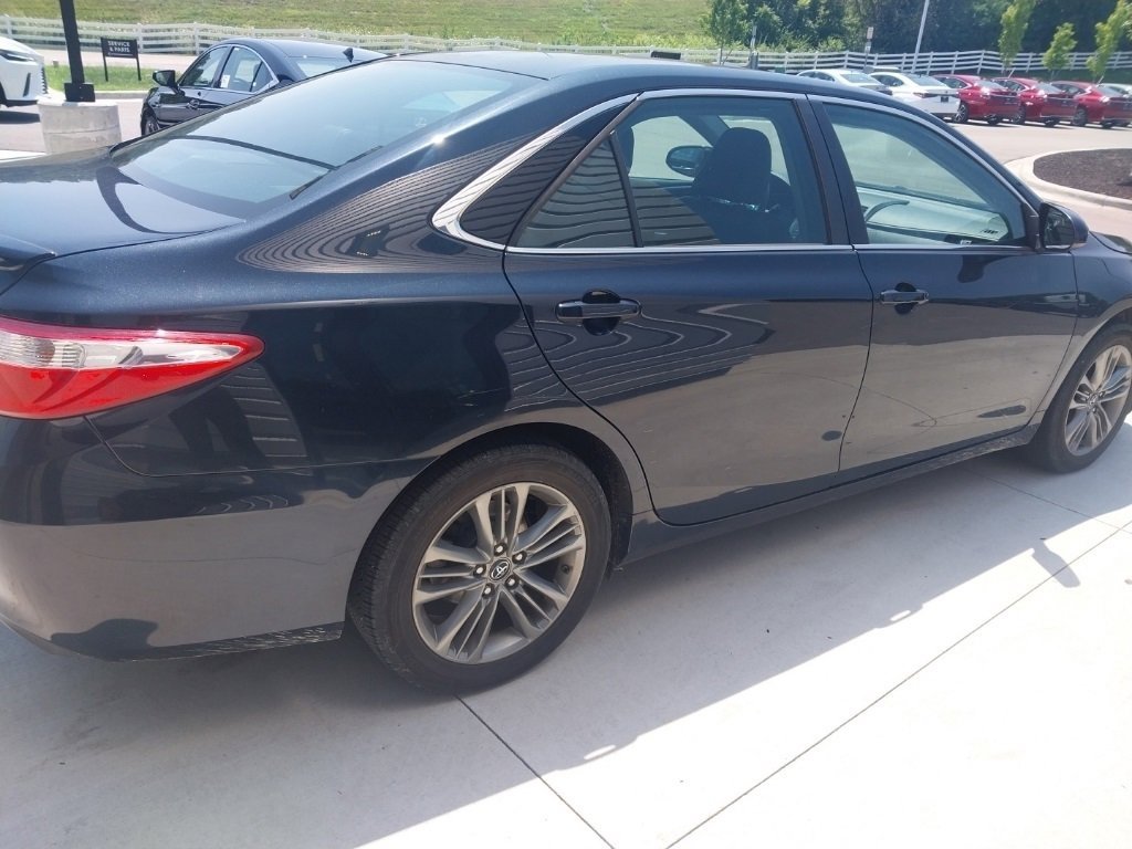 Used 2017 Toyota Camry SE with VIN 4T1BF1FK1HU745149 for sale in Covington, KY