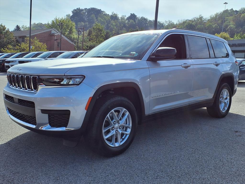 2025 Jeep Grand Cherokee Laredo X photo 4