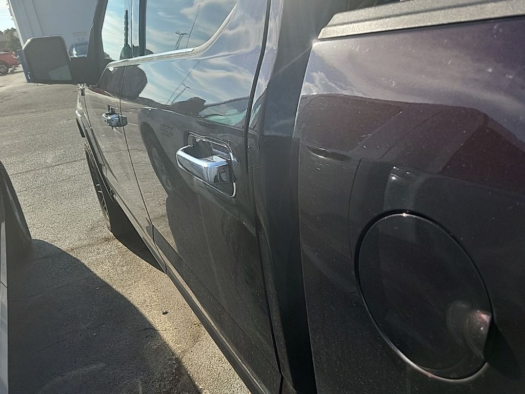 2018 Ford F-150 Platinum photo 16