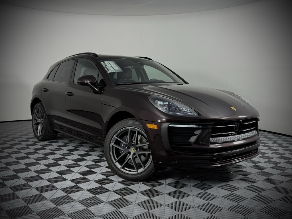 2025 Porsche Macan T photo 7