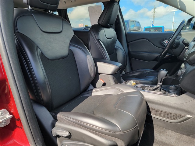 2020 Jeep Cherokee Altitude photo 19