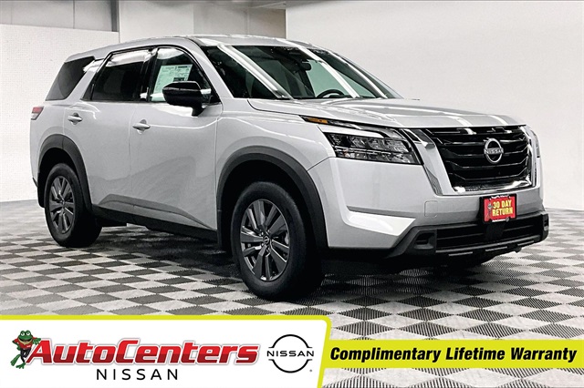 2025 Nissan Pathfinder S's photo