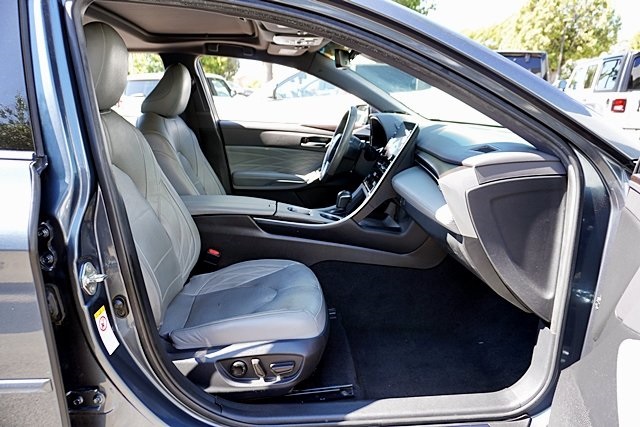 2019 Toyota Avalon Limited photo 10