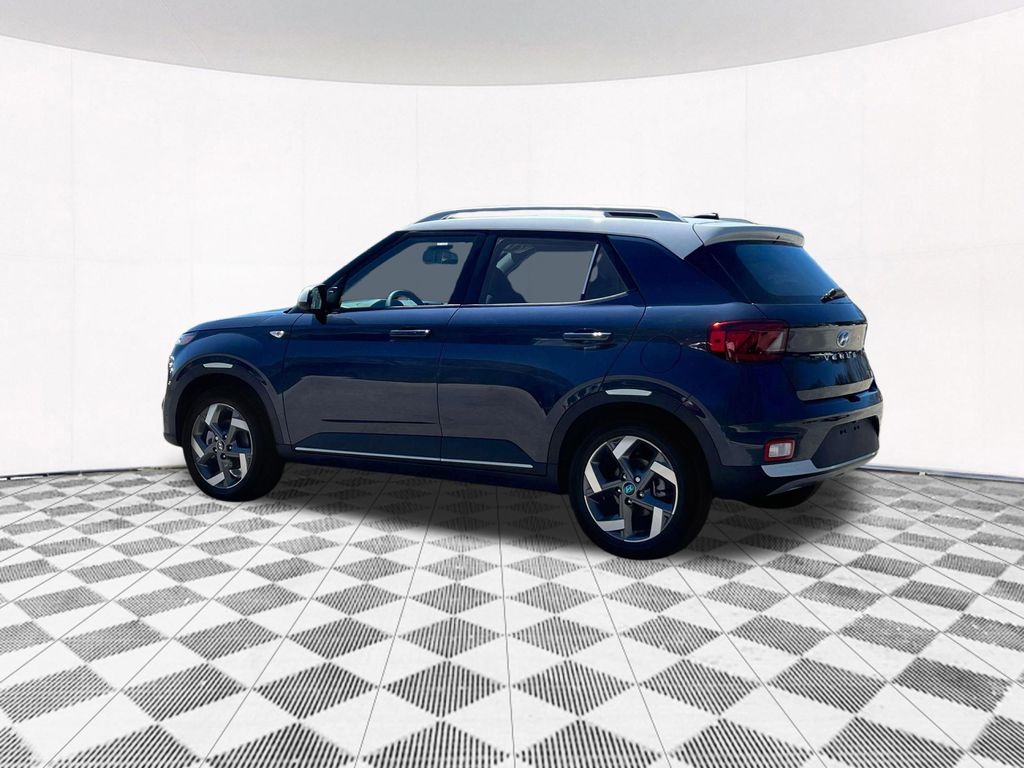 2025 Hyundai Venue Limited photo 3