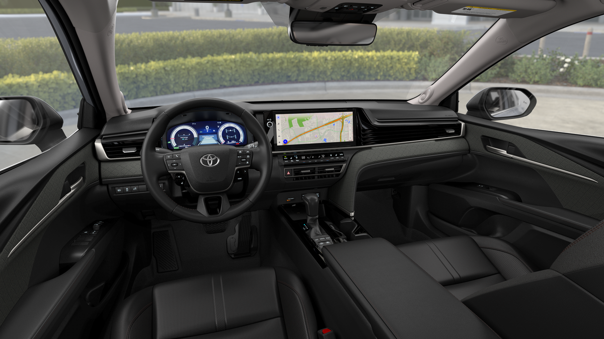 2025 Toyota Camry XLE photo 19