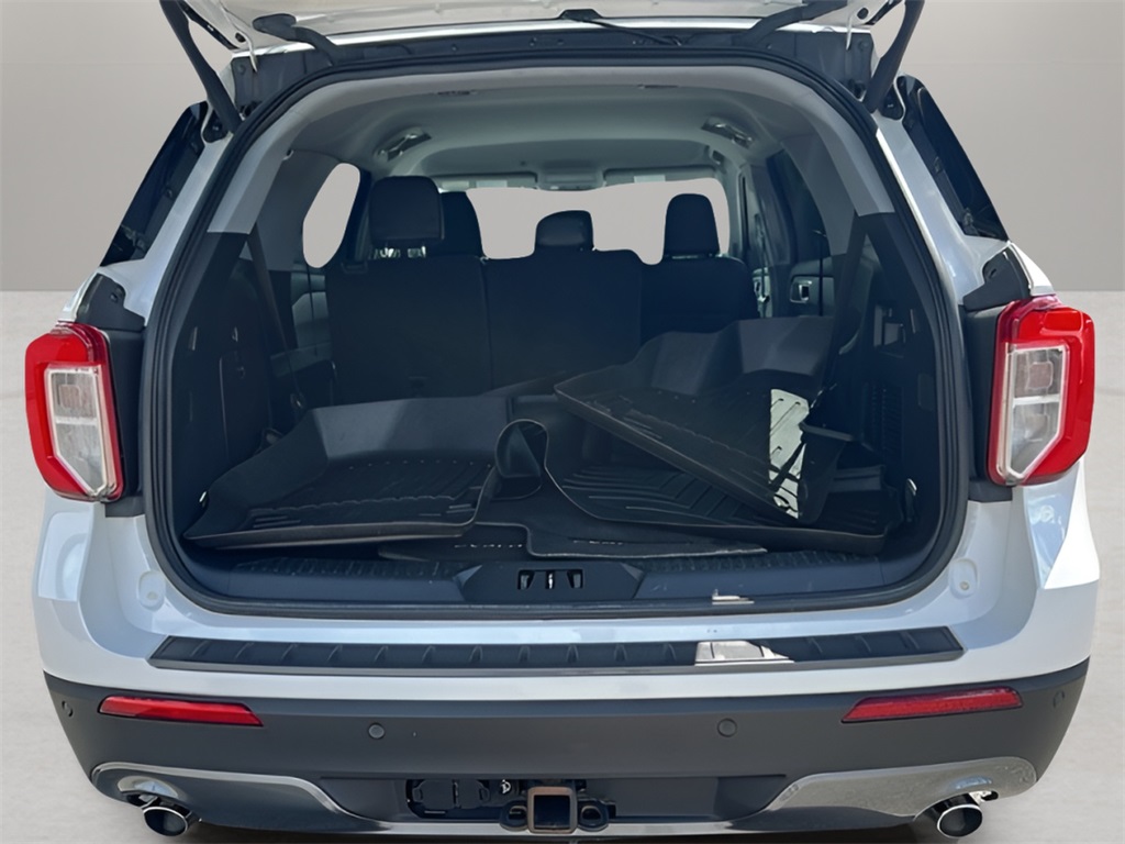 2023 Ford Explorer XLT photo 19