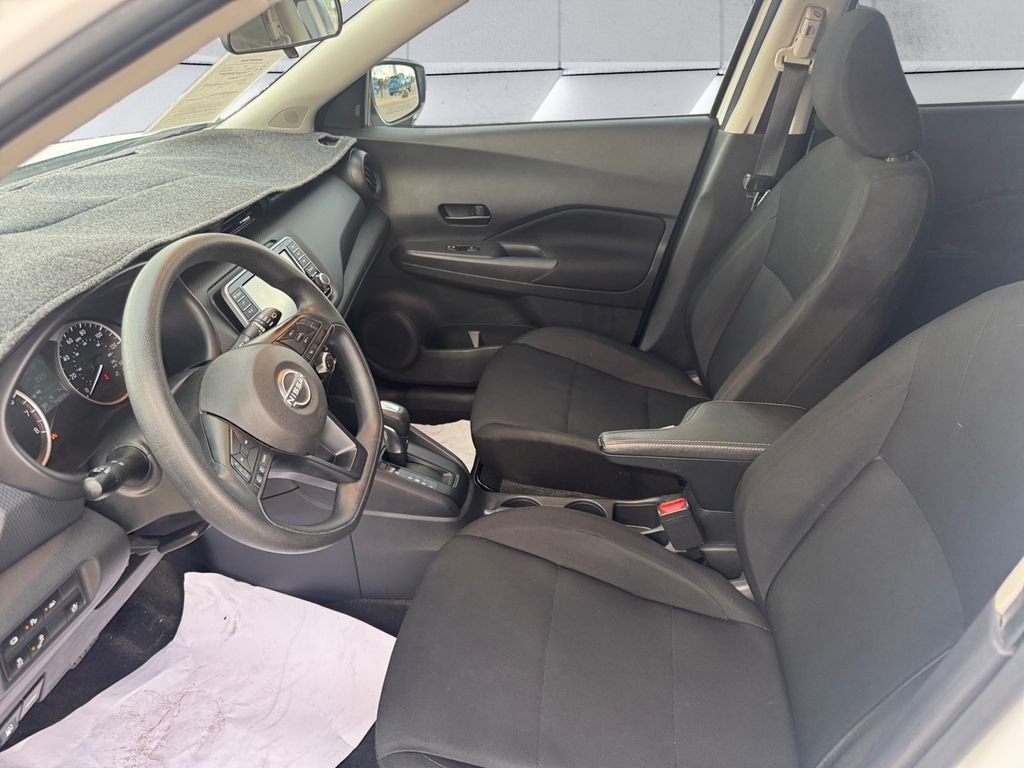 2023 Nissan Kicks S photo 6