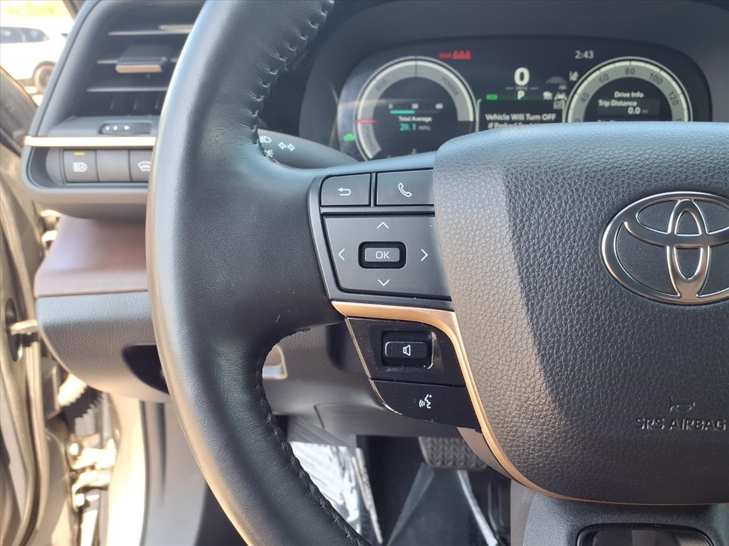 2023 Toyota Crown Limited photo 17