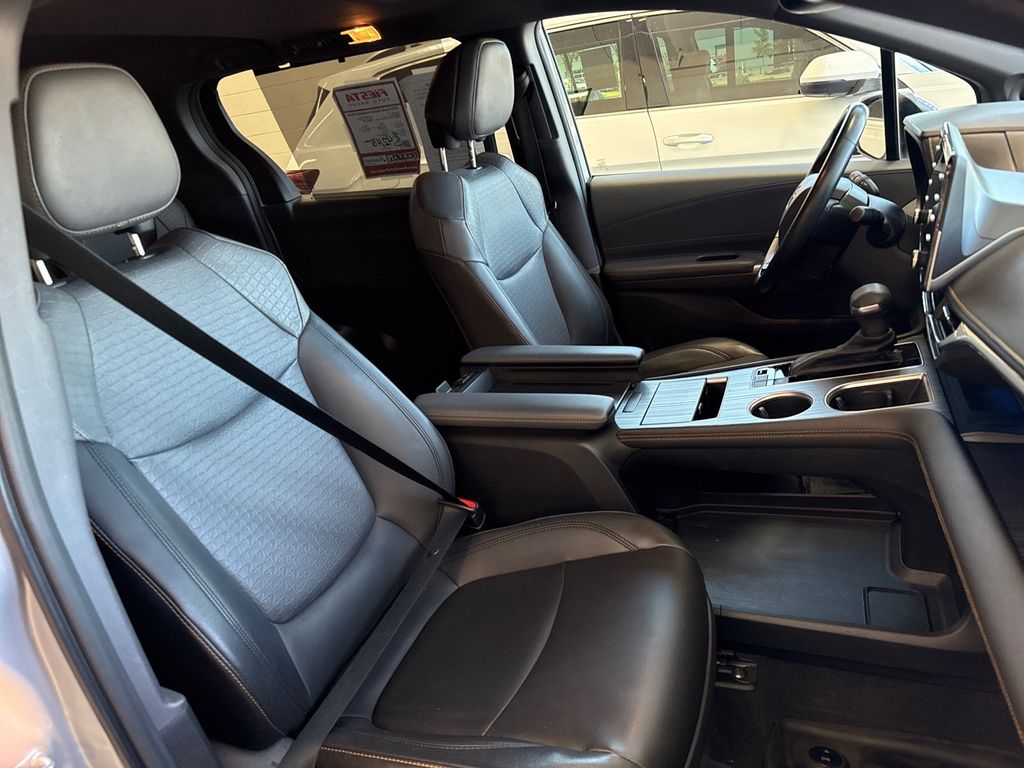 2022 Toyota Sienna XLE Woodland Edition photo 12