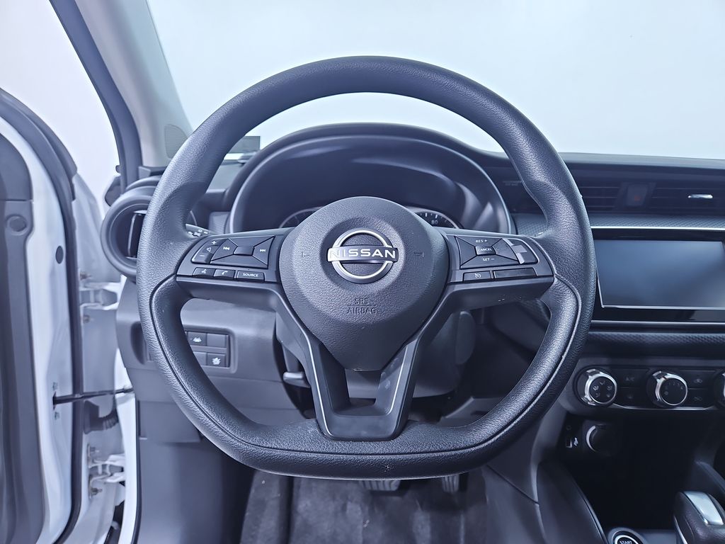 2024 Nissan Kicks S photo 12