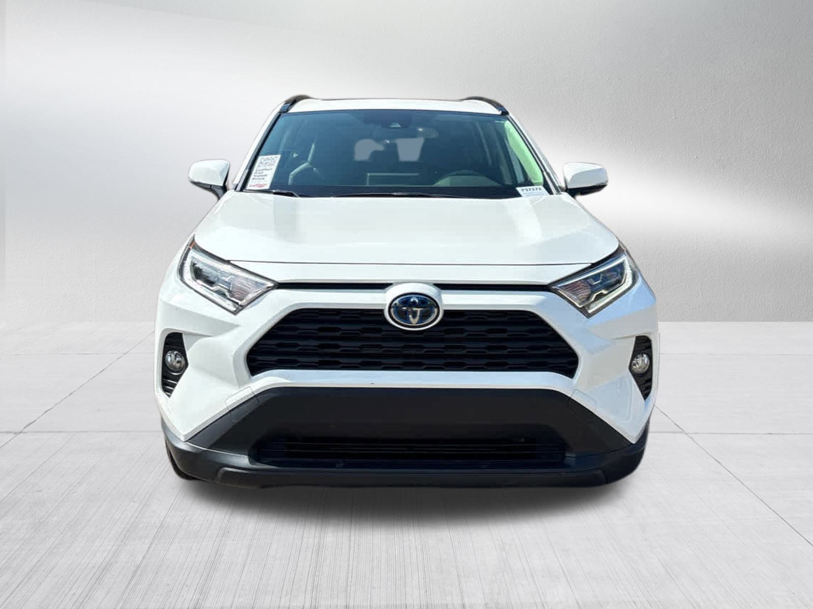 2019 Toyota RAV4 Hybrid XLE photo 2