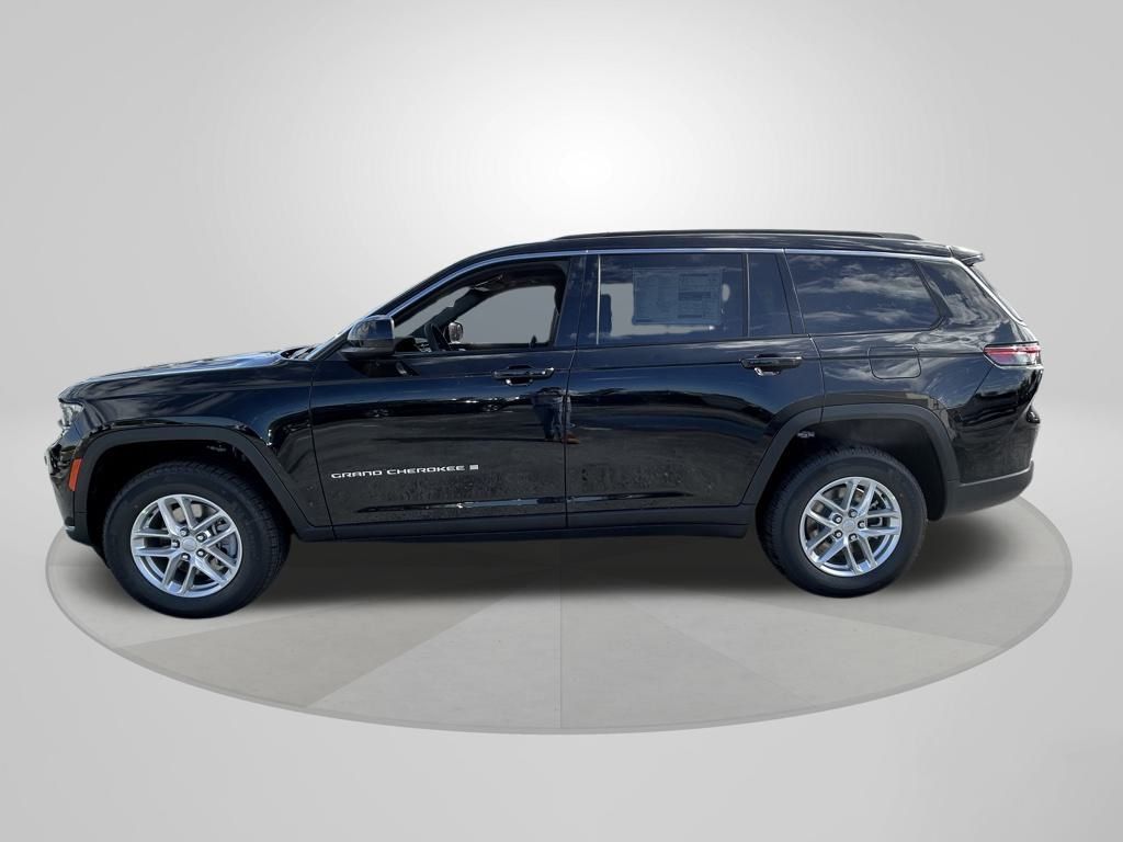 2025 Jeep Grand Cherokee Laredo Altitude photo 4