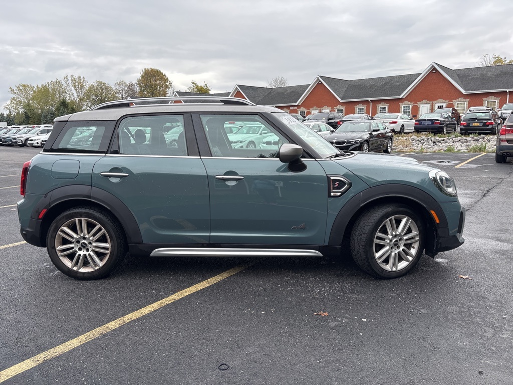 2022 Mini Cooper S ALL4 photo 2
