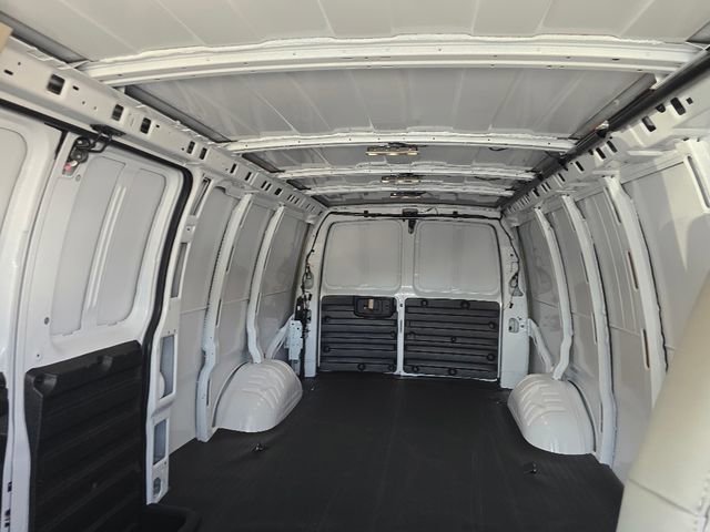 2025 Chevrolet Express Cargo 2500 photo 25