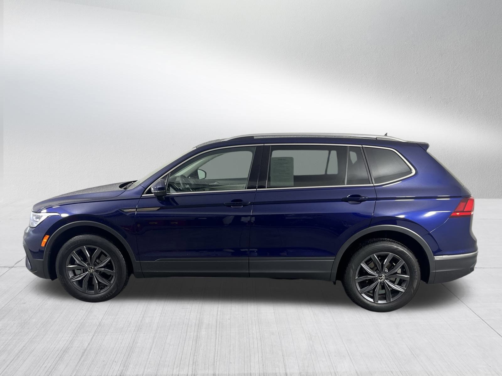 2022 Volkswagen Tiguan SE photo 4