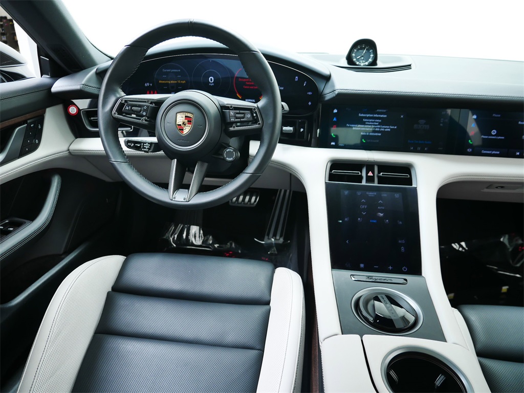 2023 Porsche Taycan photo 15