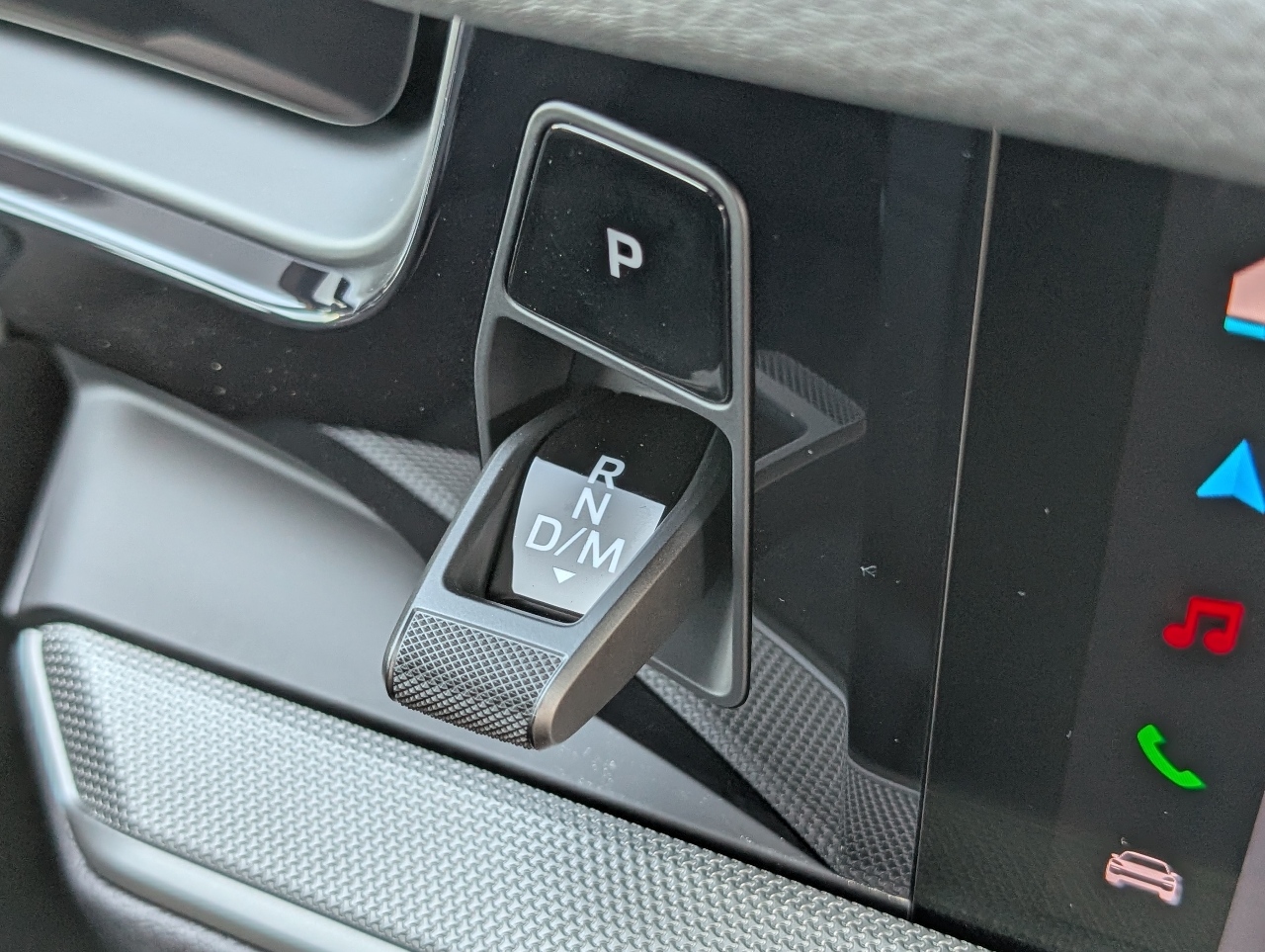 2025 Porsche Cayenne photo 16