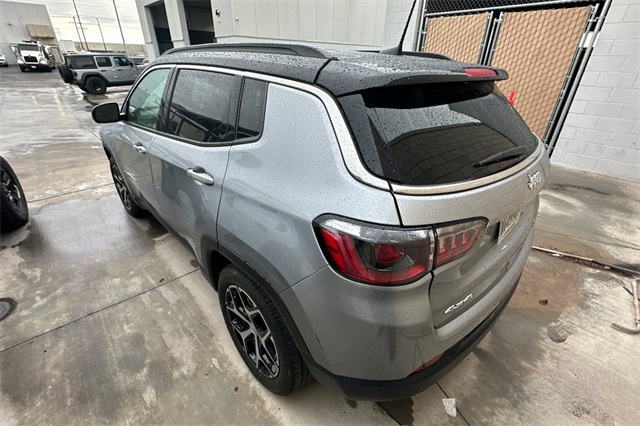 2024 Jeep Compass Limited photo 3