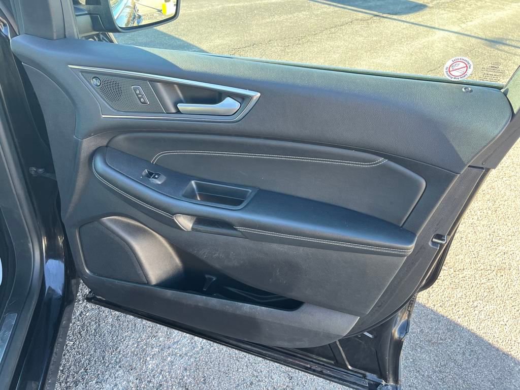 2022 Ford Edge Titanium photo 24