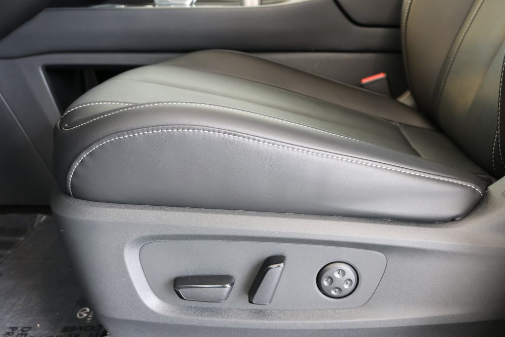 2024 Infiniti QX60 Luxe photo 14