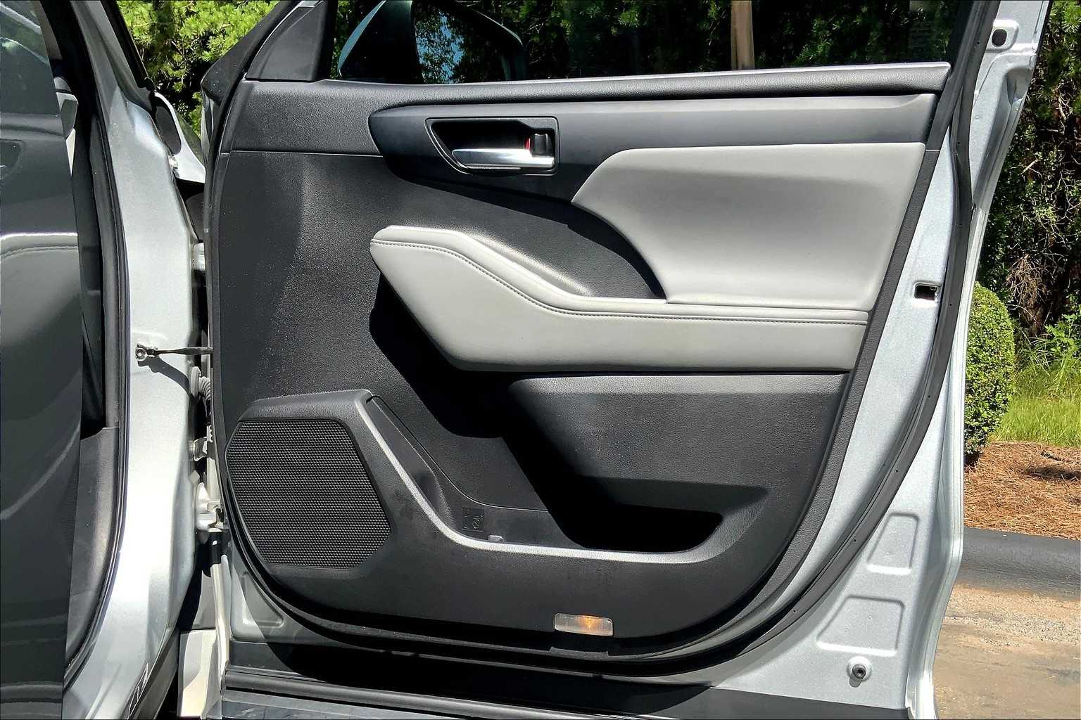 2023 Toyota Highlander XLE photo 21
