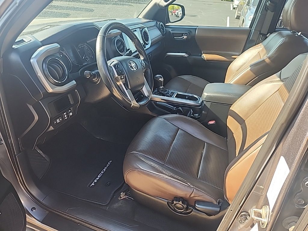 2017 Toyota Tacoma Limited photo 12