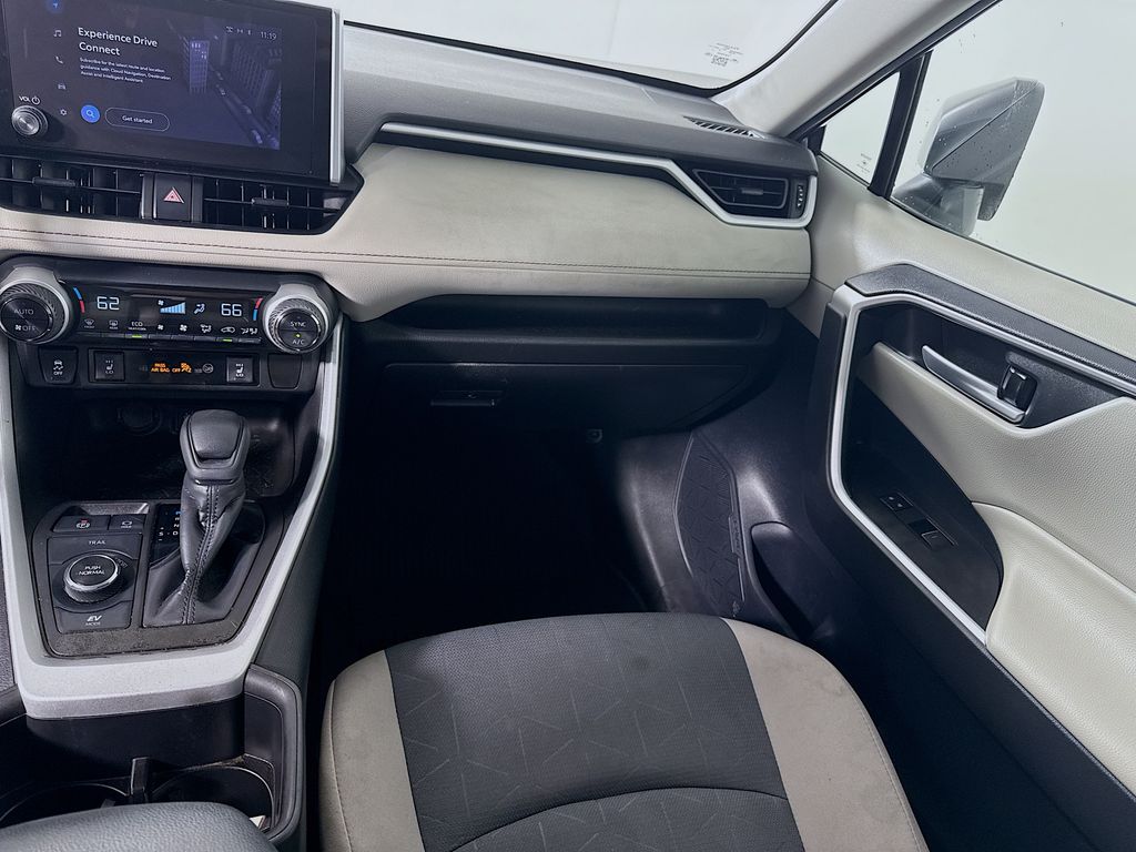 2023 Toyota RAV4 Hybrid XLE photo 20