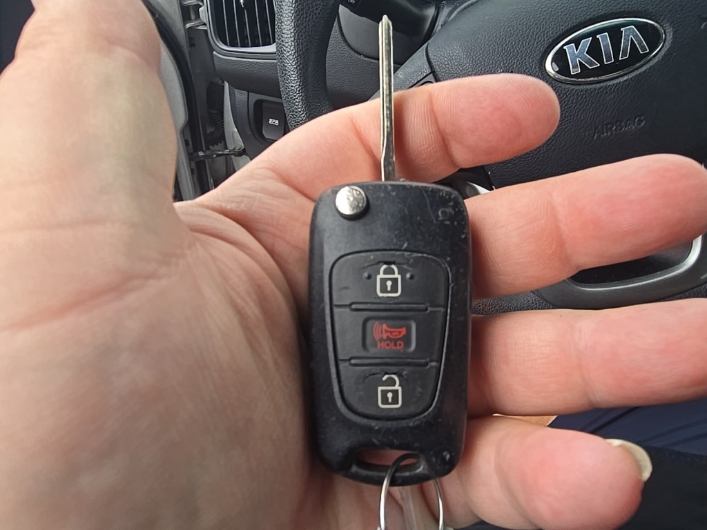 2013 Kia Rio EX photo 12