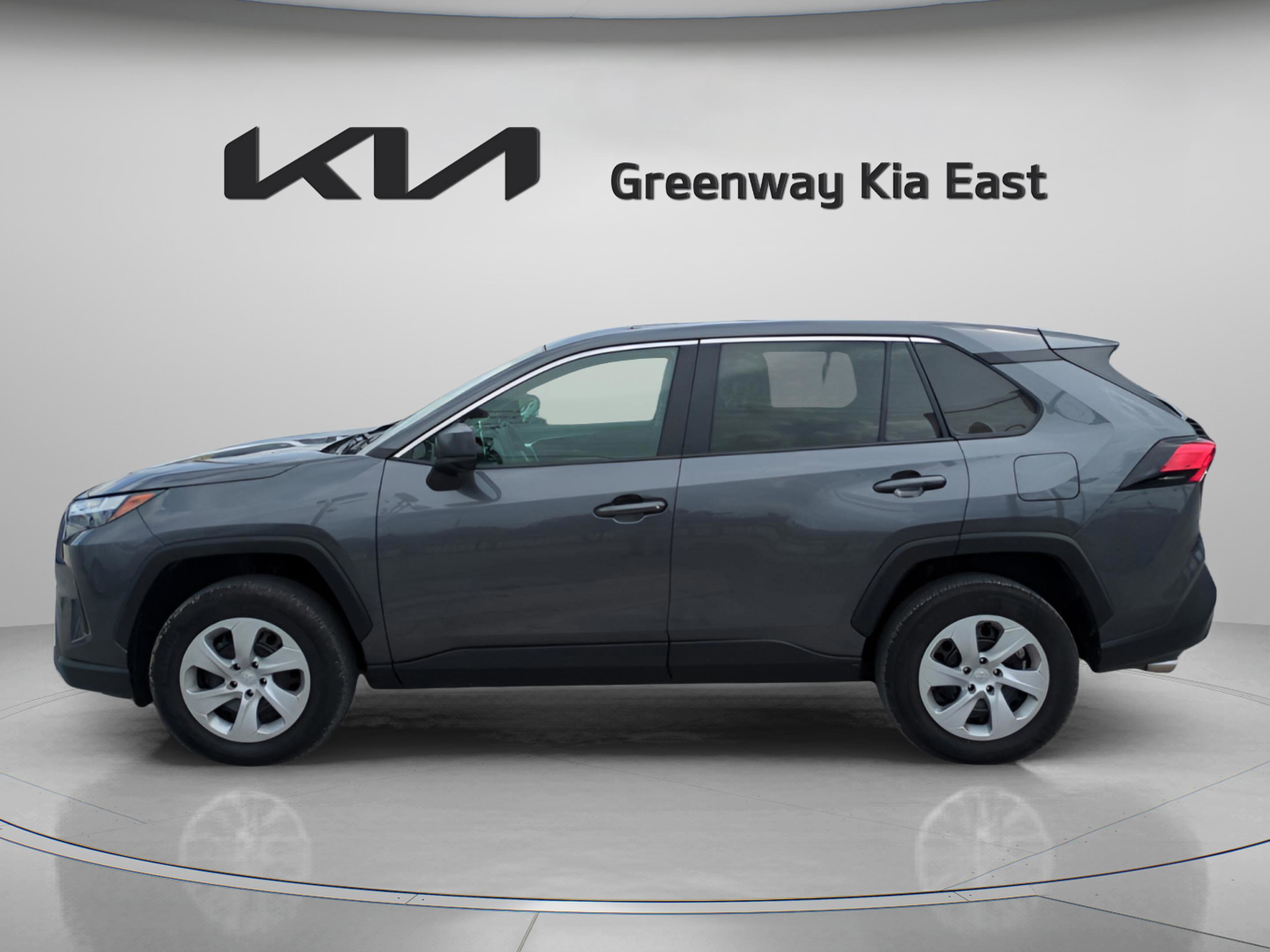 2024 Toyota RAV4 LE photo 6