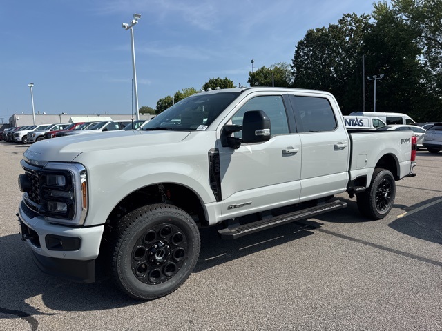 2025 Ford F-250 Lariat photo 8