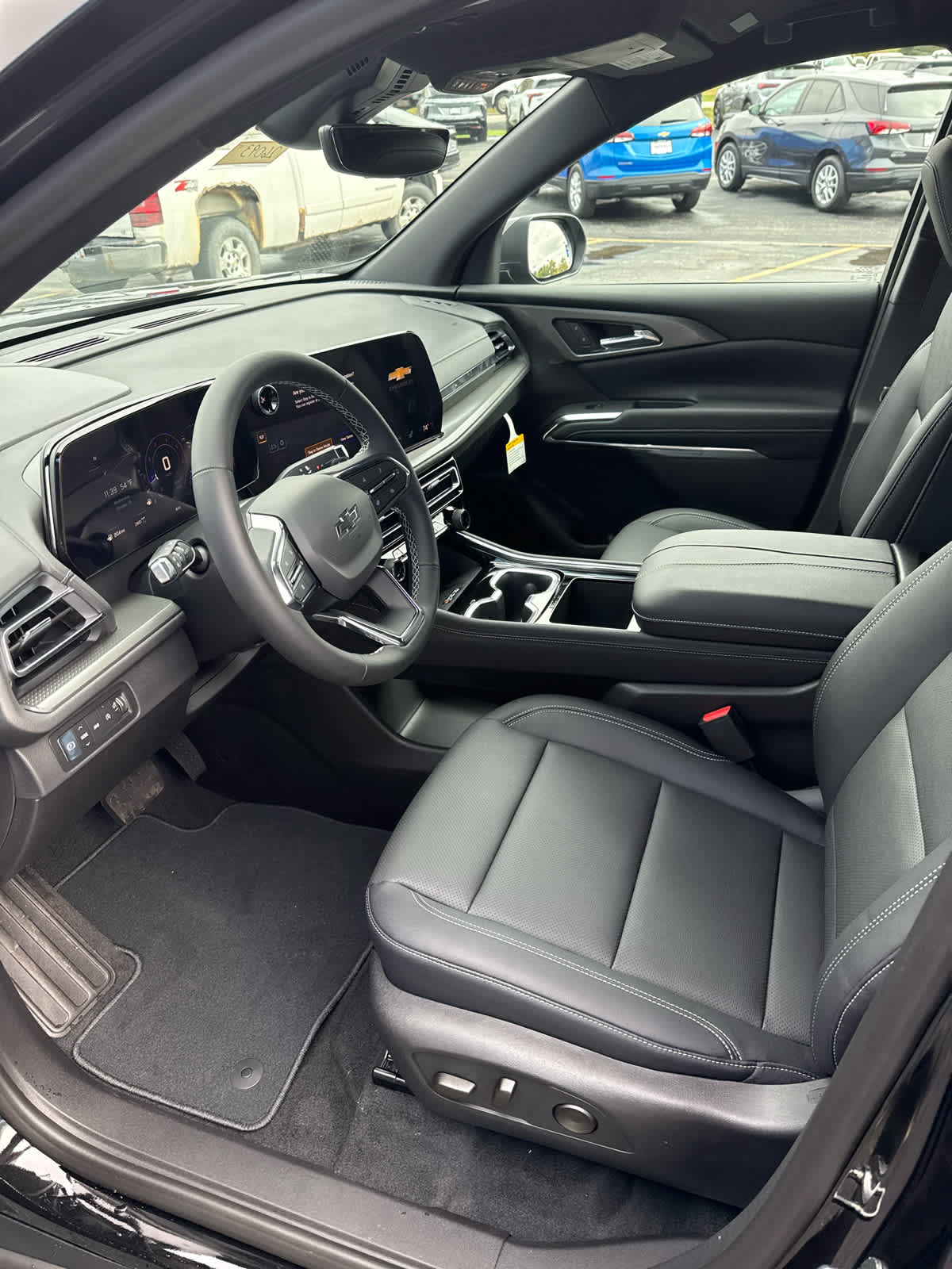 2026 Chevrolet Traverse photo 4