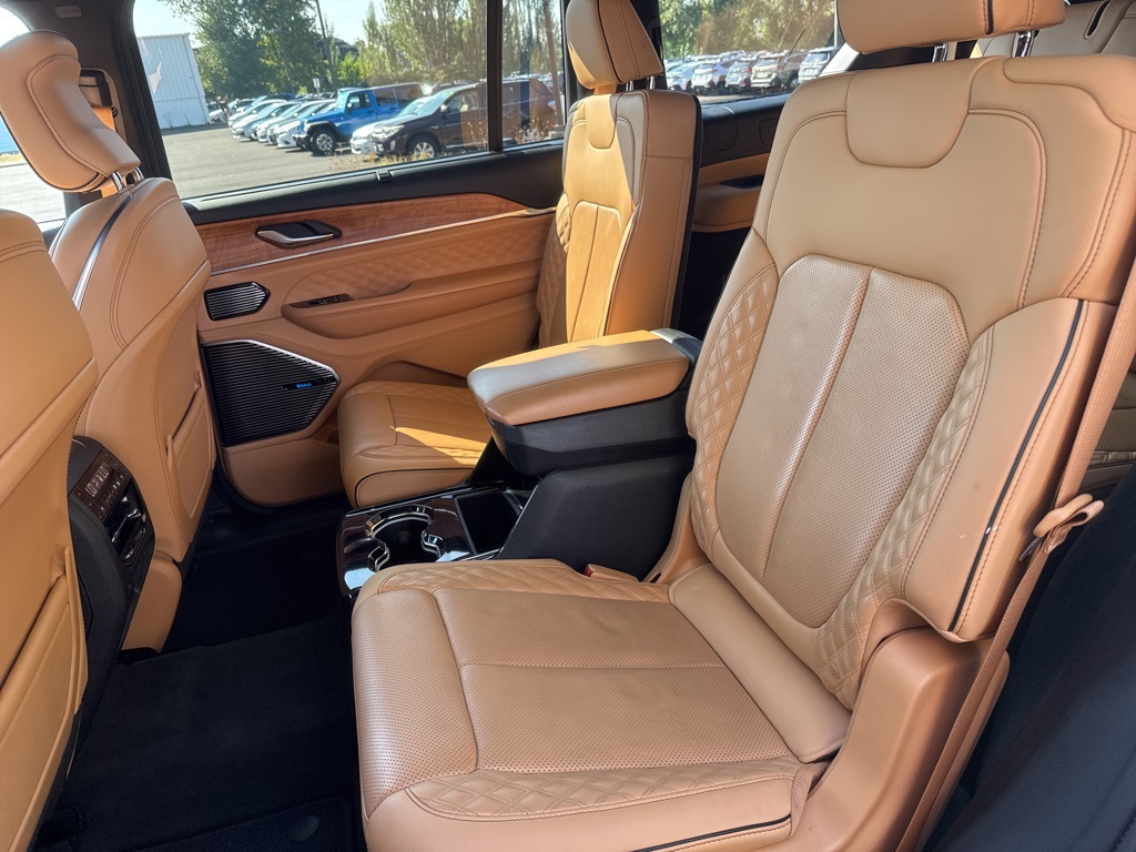 2021 Jeep Grand Cherokee L Summit Reserve photo 19
