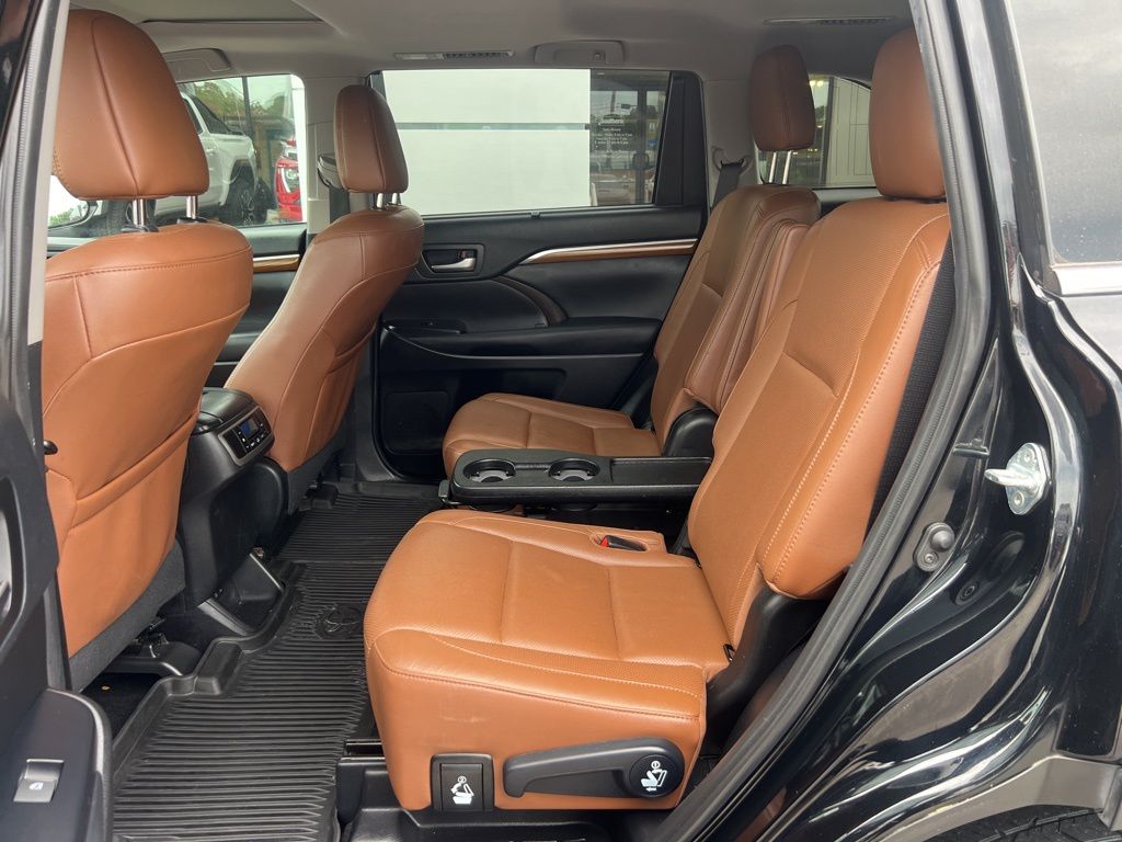 2019 Toyota Highlander Limited photo 16