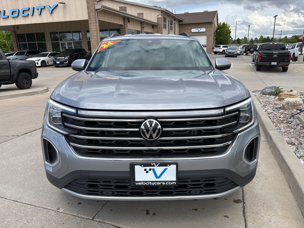 2024 Volkswagen Atlas SE Technology photo 2
