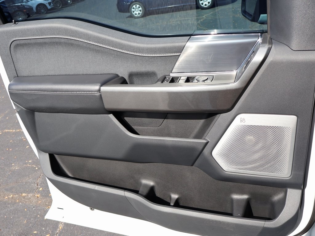 2023 Ford F-150 Lariat photo 38