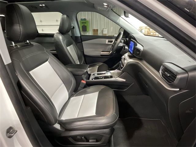 2023 Ford Explorer XLT photo 30