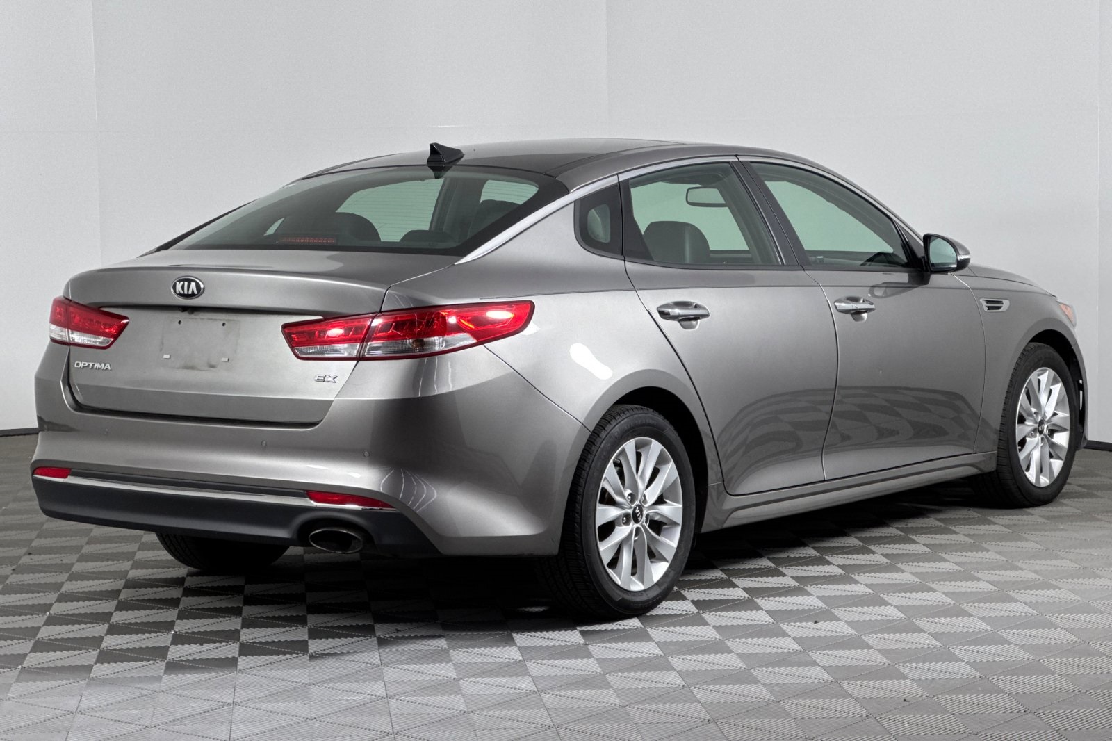2018 Kia Optima EX photo 4