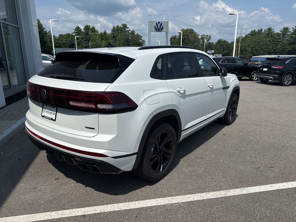 2025 Volkswagen Atlas Cross Sport SEL R-Line photo 4