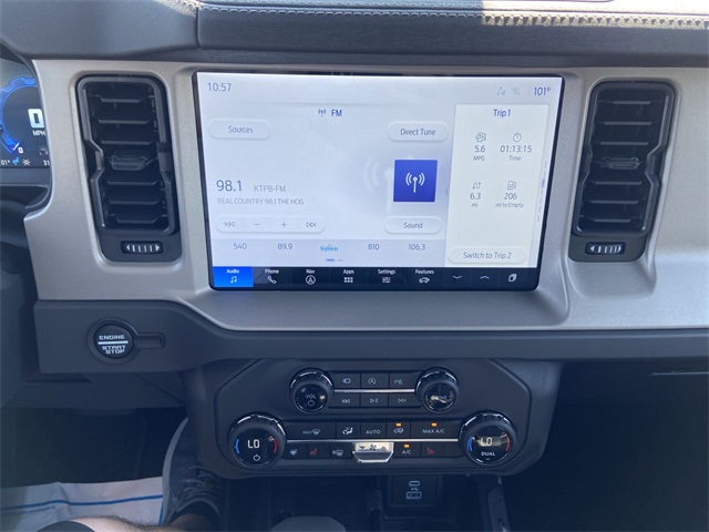 2025 Ford Bronco Outer Banks photo 8
