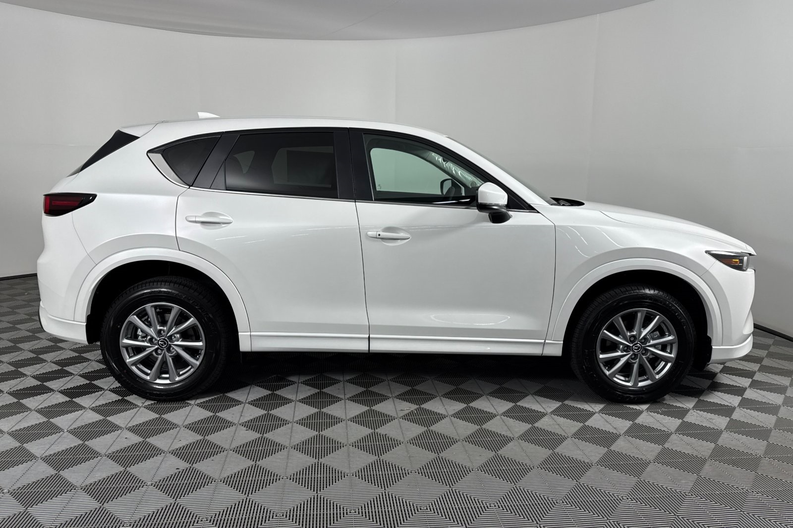2025 Mazda CX-5 2.5 Select photo 2
