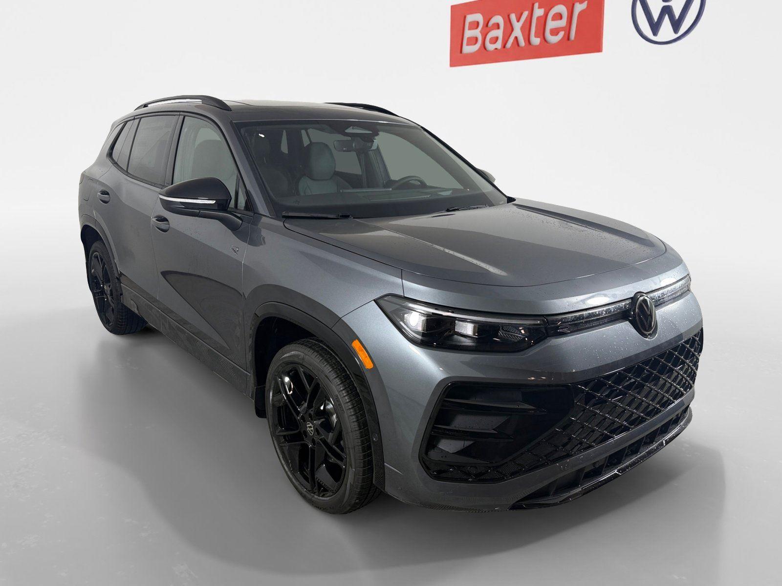 2026 Volkswagen Tiguan SE R-LINE BLACK's photo