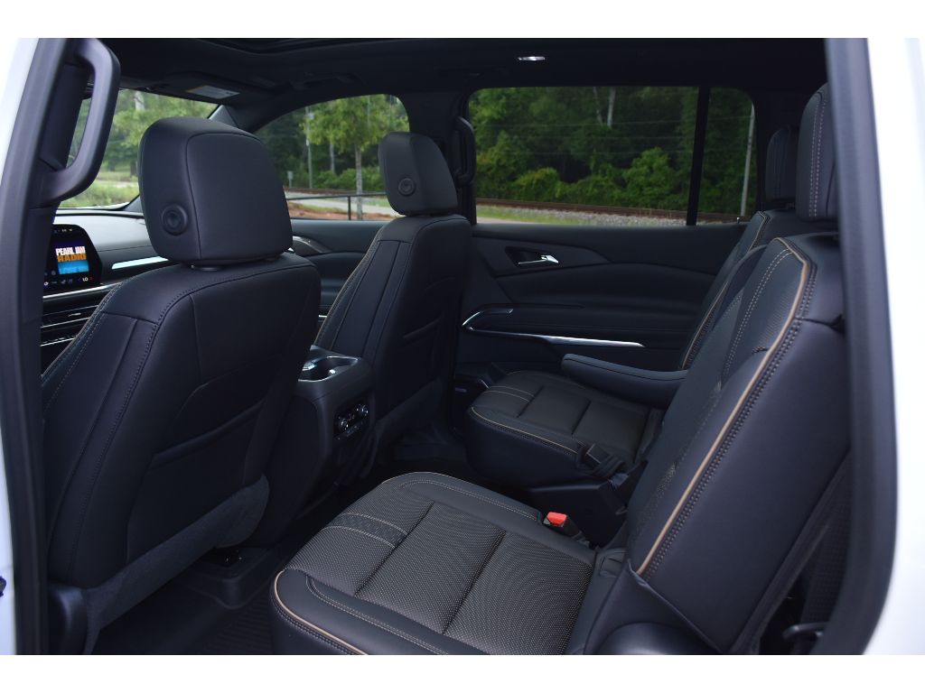 2025 Chevrolet Traverse High Country photo 11