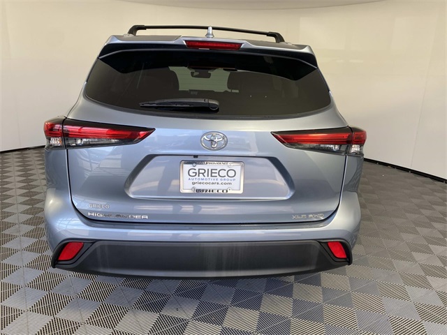 2023 Toyota Highlander XLE photo 6