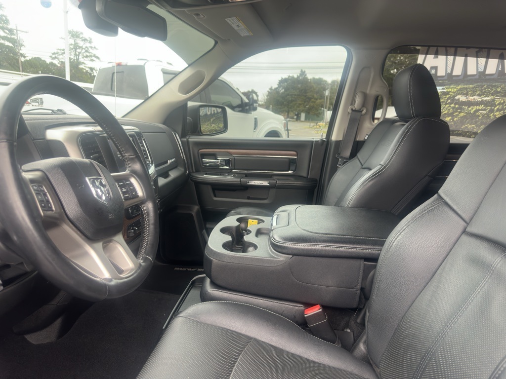 2019 Ram 1500 Classic Laramie photo 3