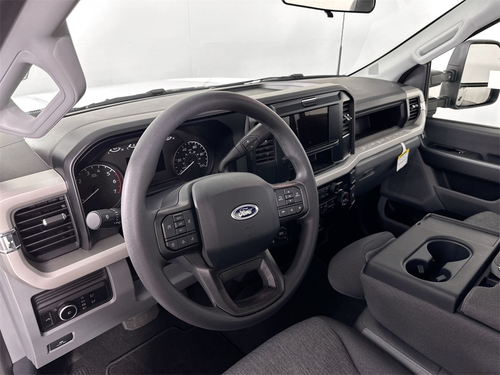 2025 Ford F-250 photo 9