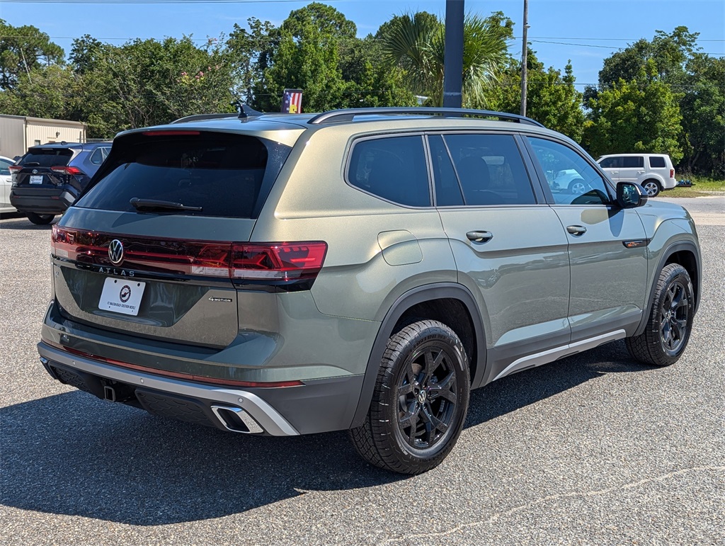 2025 Volkswagen Atlas Peak Edition SE photo 3