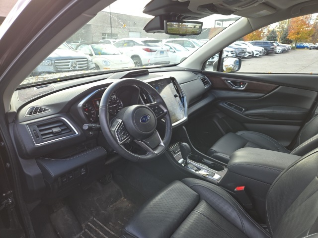 2023 Subaru Ascent Touring photo 3