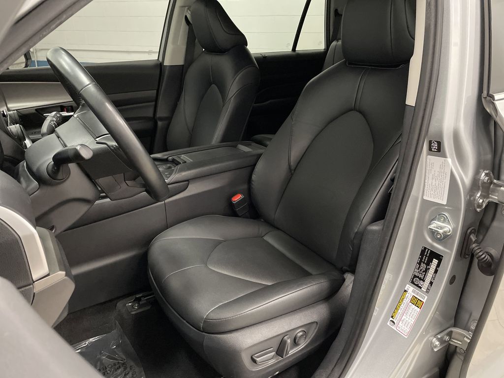 2024 Toyota Grand Highlander XLE photo 4